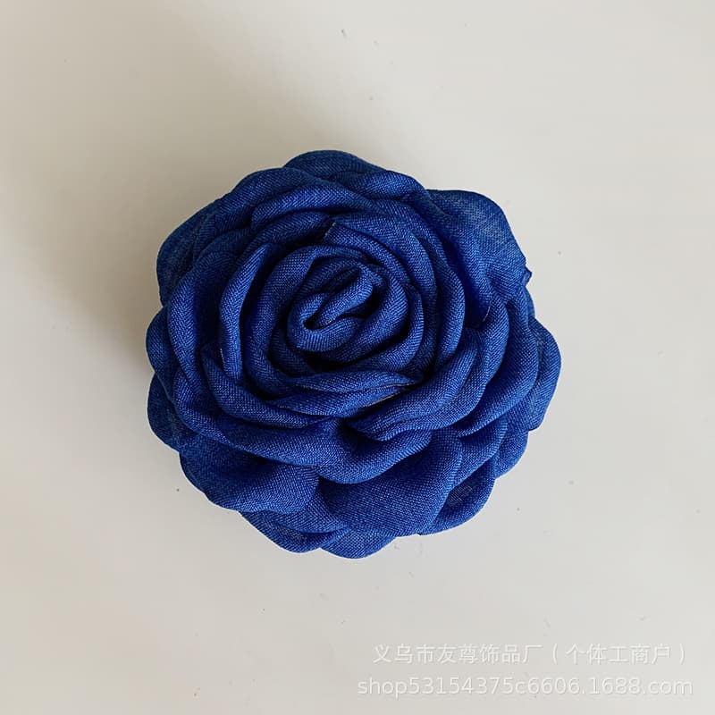 髪 飾り 優美な花びら咲く ローズヘアクリップ