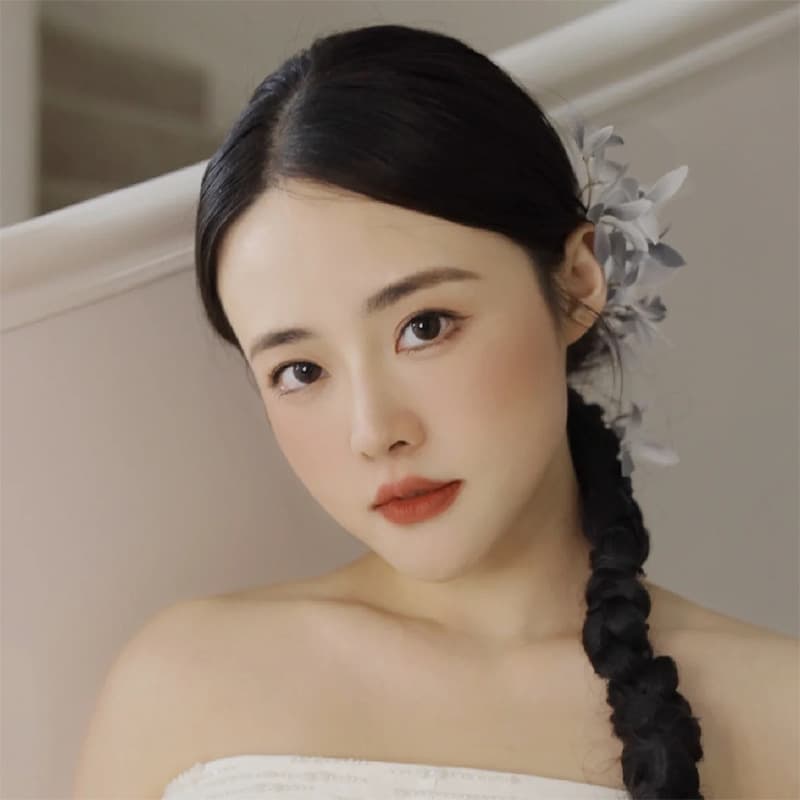 髪 飾り 蝶々舞う優美な髪飾り